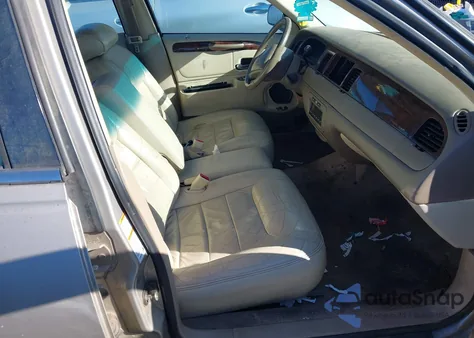 2000 Lincoln Town Car Executive from USA, damaged, VIN 1LNHM81W0YY843794